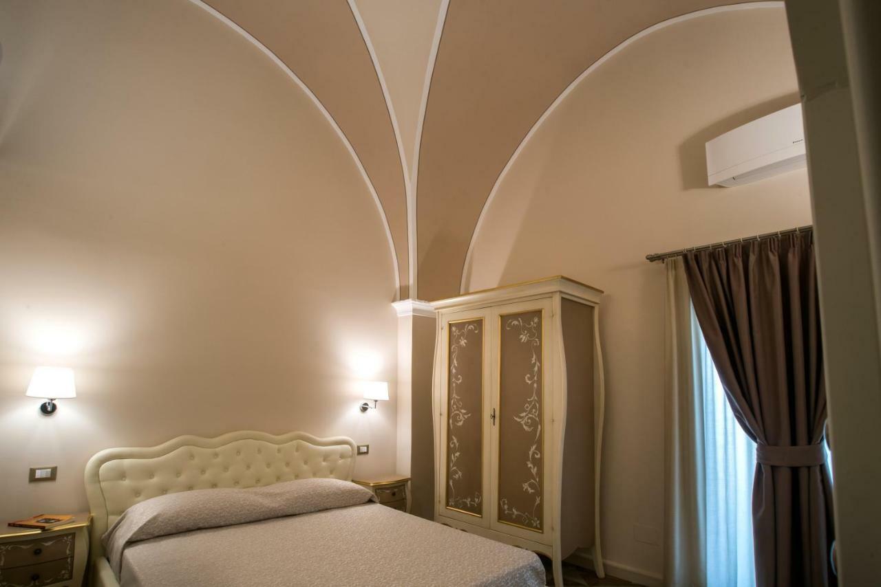 Palazzo Bove Bed and Breakfast Galatone Exteriör bild